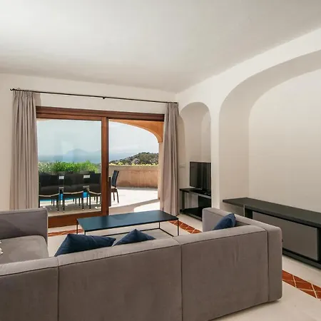 Sleeps 9 Pool Air Con Wifi Abbiadori